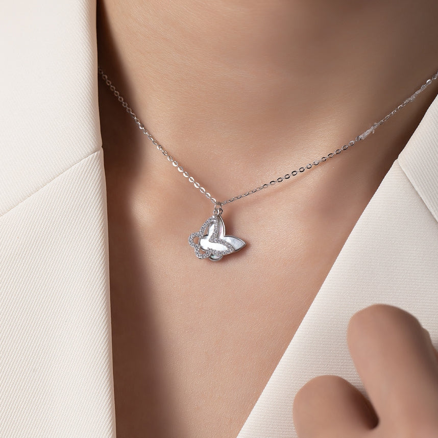 Collier papillon en argent 925 – Double pendentif en nacre et zirconium scintillants