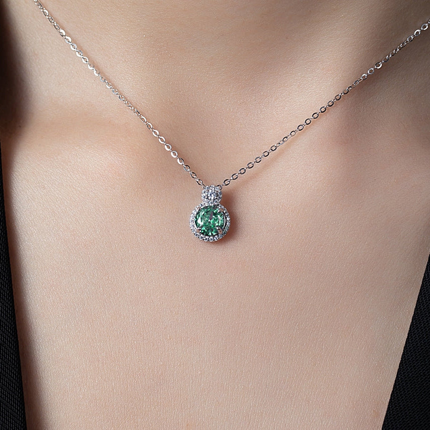 Collier Femme Argent 925 avec Pierre Verte et Double Halo Zircons – Élégance Lumineuse