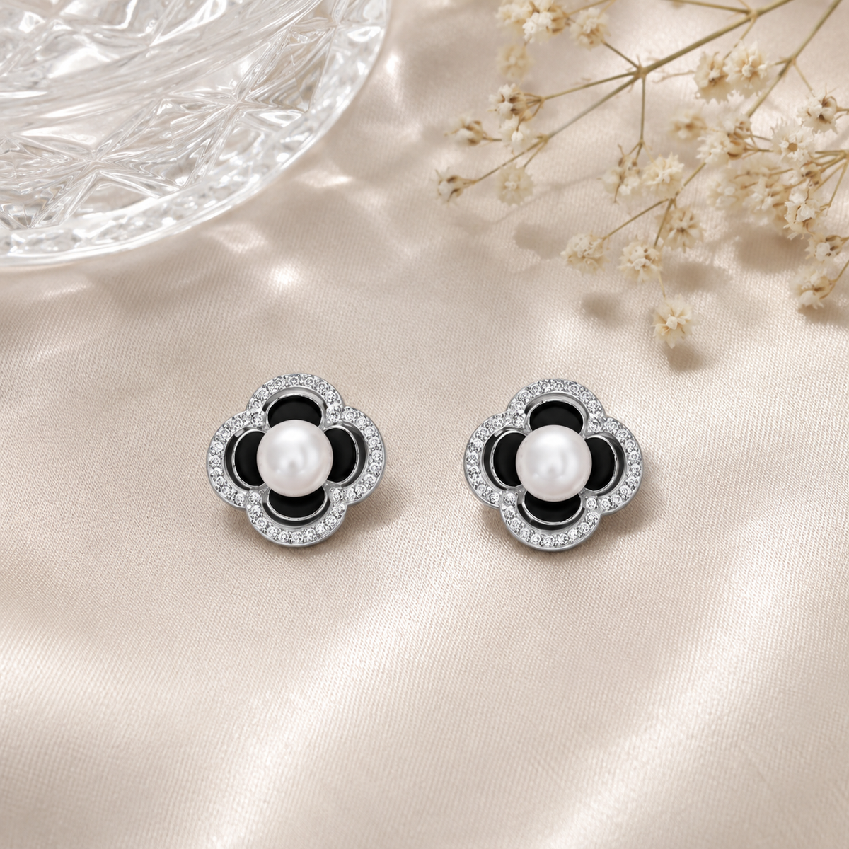 Boucles d’oreilles fleur perle noire & blanche – Argent 925 rhodié