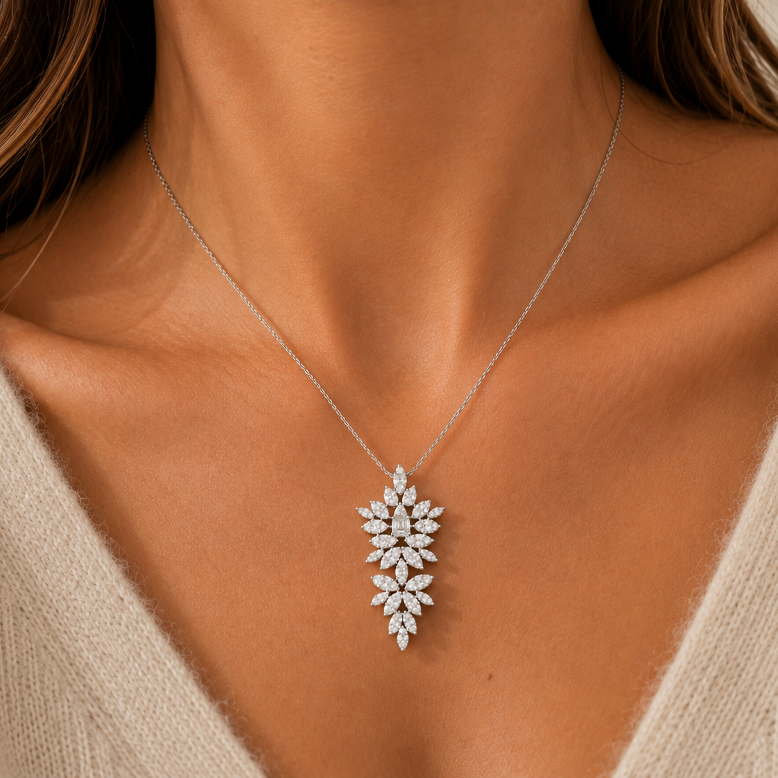 Collier pendentif feuillage en argent 925 rhodié – Élégance scintillante