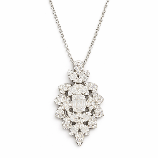 Collier pendentif floral pavé en argent 925 rhodié – Élégance précieuse