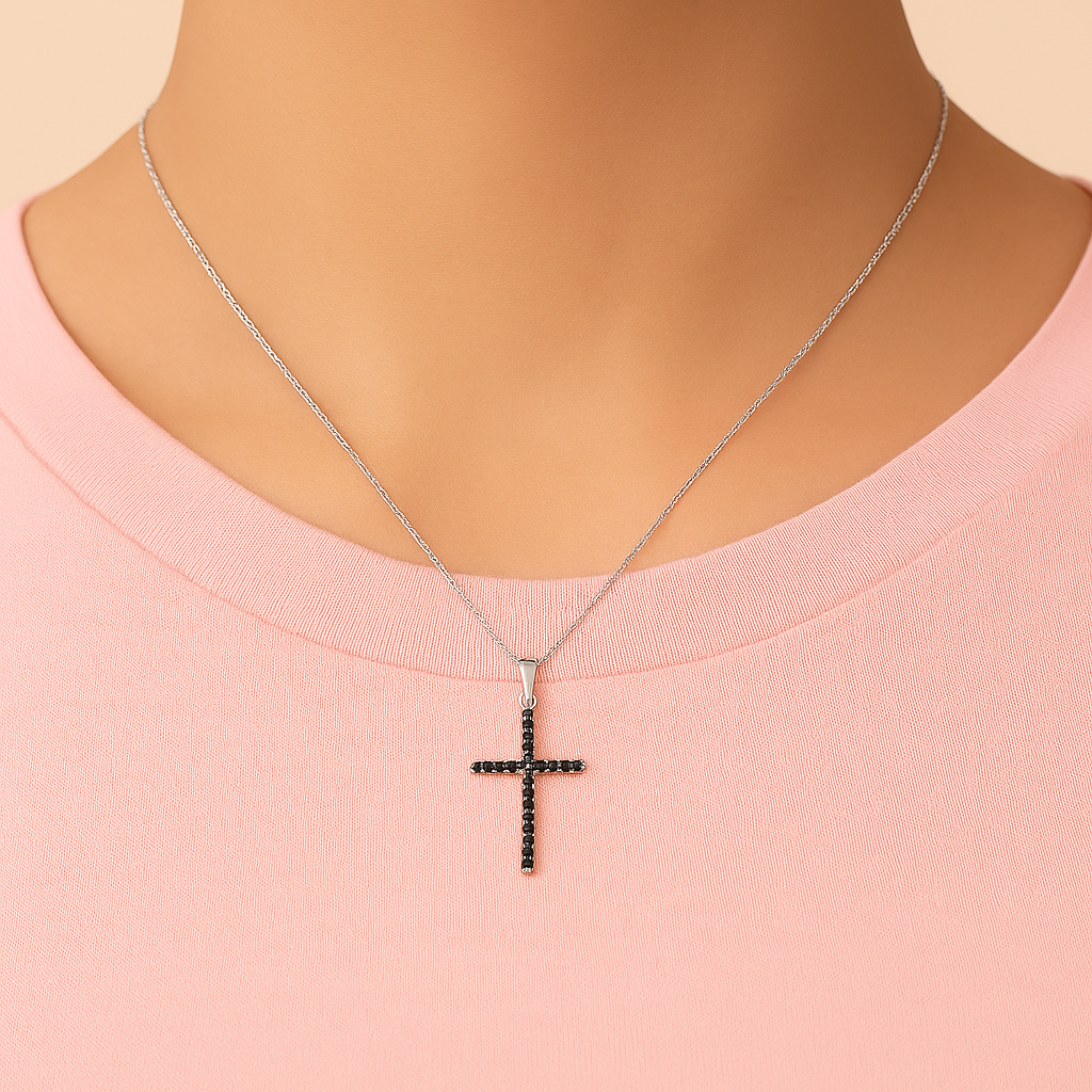 Pendentif Croix en Argent 925 & Pierres Noires – Élégance Mystérieuse et Moderne