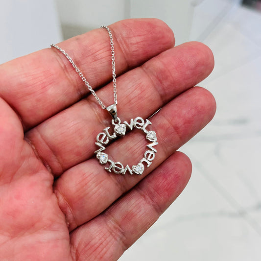 Pendentif cercle "Love" en argent 925 rhodié – Message d’amour et éclat intemporel