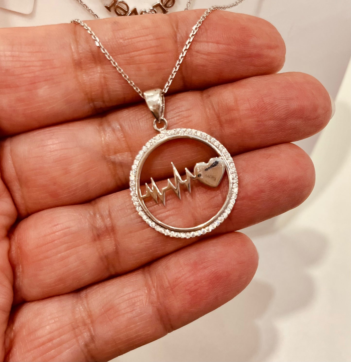 Pendentif battement de cœur en argent 925 rhodié – Cercle zirconiums et symbole de vie