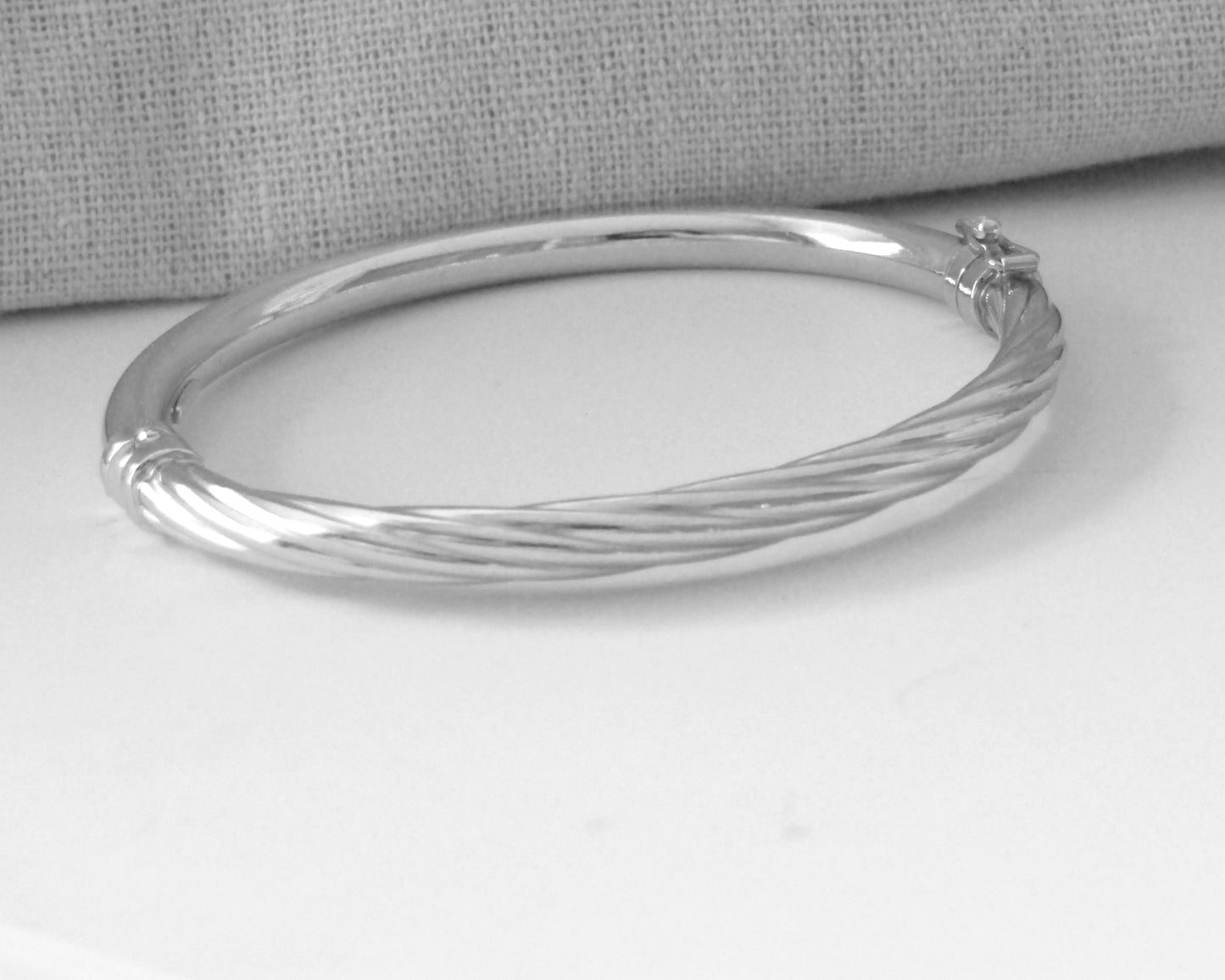 Bracelet réversible en argent 925 rhodié – Un côté lisse, un côté torsadé, deux styles en un bijou