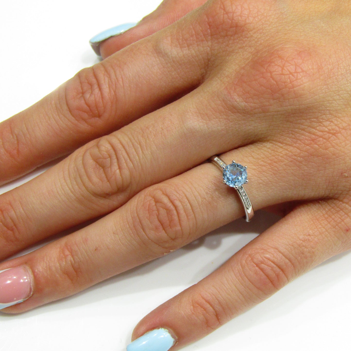 Bague en Argent 925 avec Pierre Bleue et Pavé Zirconium – Éclat Intense et Élégance Moderne