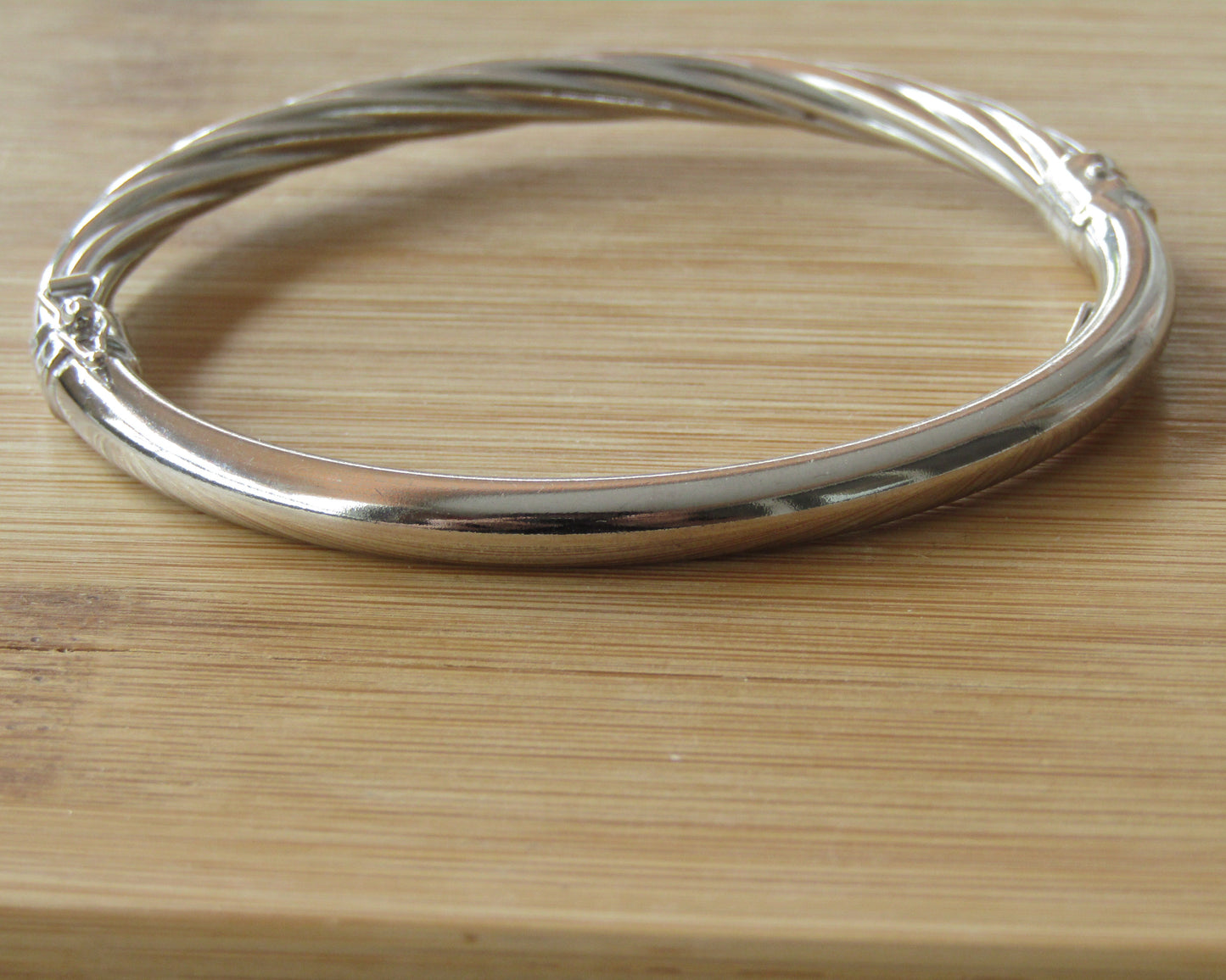 Bracelet réversible en argent 925 rhodié – Un côté lisse, un côté torsadé, deux styles en un bijou