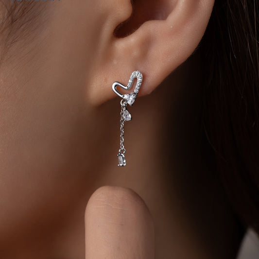 Boucles d’oreilles cœur en argent 925 rhodié – Élégance romantique et éclat zirconium