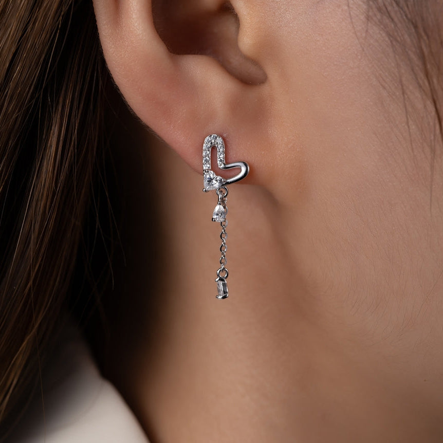 Boucles d’oreilles cœur en argent 925 rhodié – Élégance romantique et éclat zirconium