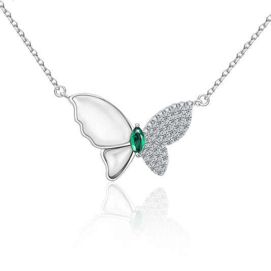 Collier papillon en argent 925 rhodié – Élégance lumineuse et pierre verte scintillante