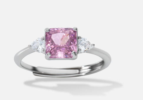 Bague en Argent 925 avec Pierre Rose Carrée et Pierres Latérales – Élégance Glamour et Moderne