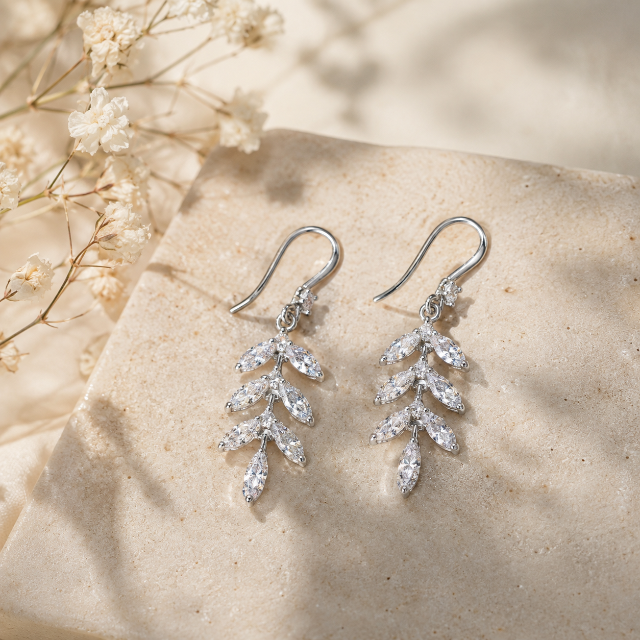 Boucles d’oreilles pendantes Feuilles en argent 925 rhodié & zircons blancs