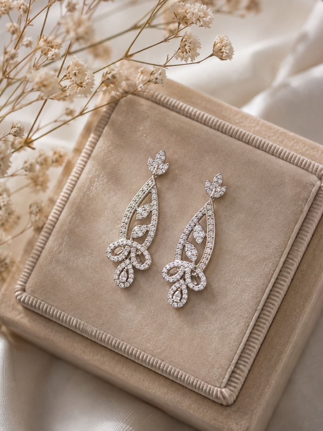 Boucles d’oreilles longues Feuilles en argent 925 rhodié & zircons blancs