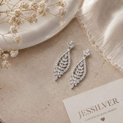 Boucles d’oreilles longues feuille argent 925 rhodié – Zircons blancs – Élégantes & scintillantes