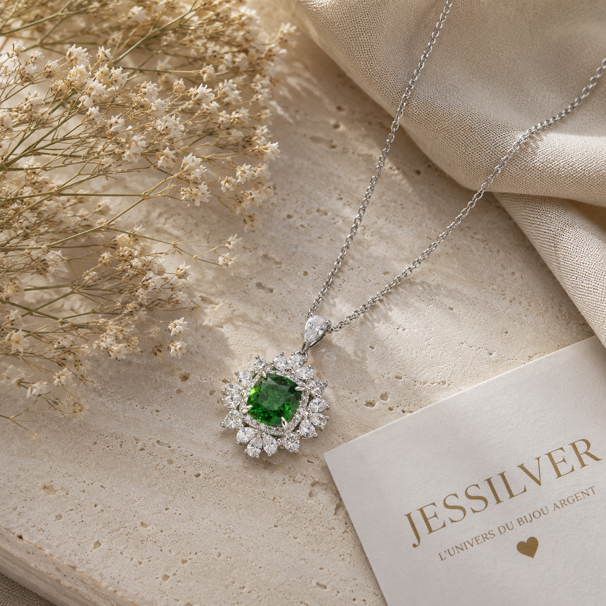 Collier pendentif carré argent 925 rhodié pierre verte – Halo joaillerie luxe éclat diamant