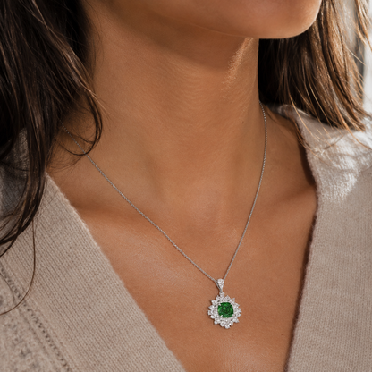 Collier pendentif carré argent 925 rhodié pierre verte – Halo joaillerie luxe éclat diamant