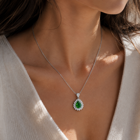Collier pendentif poire argent 925 rhodié pierre verte – Halo joaillerie éclat diamant