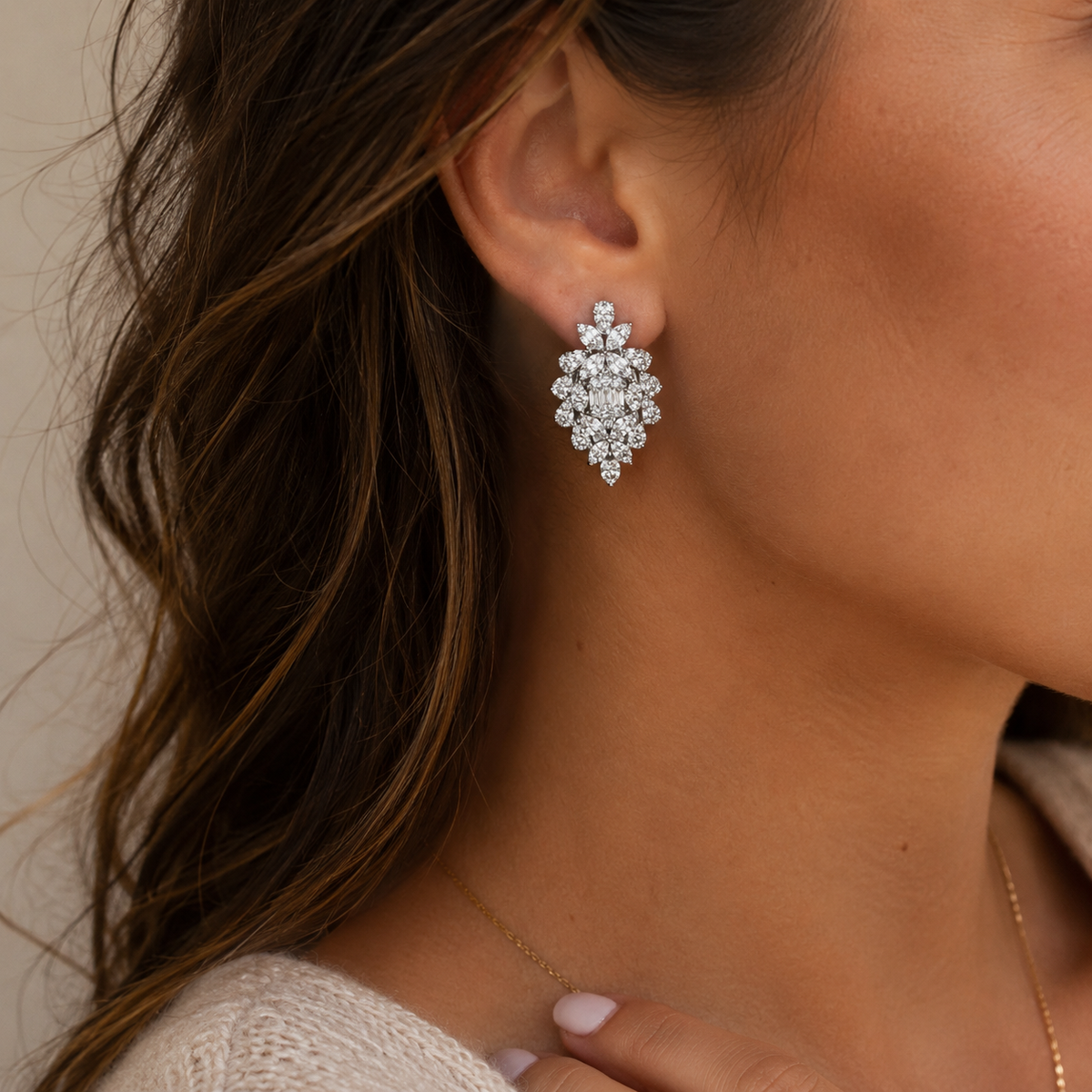Boucles d’oreilles joaillerie argent 925 rhodié – Motif floral & pierres blanches scintillantes