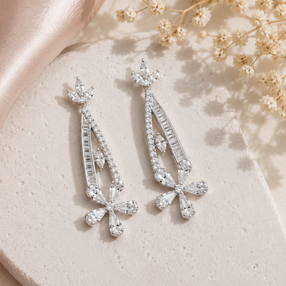 Boucles d’oreilles pendantes argent 925 rhodié pierres blanches – Élégance couture & éclat lumineux