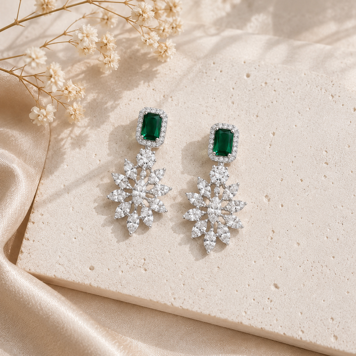 Boucles d’oreilles pendantes argent 925 rhodié pierre verte – Style floral éclatant