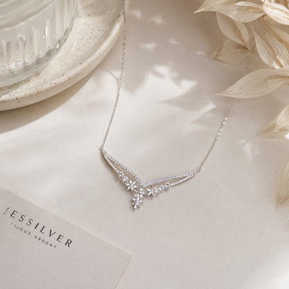 Collier en V fleurs pavées de zirconiums – Argent 925 rhodié