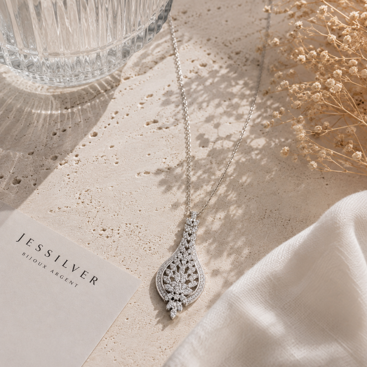 Pendentif feuille goutte pavé de zirconiums en argent 925 rhodié – Élégance végétale