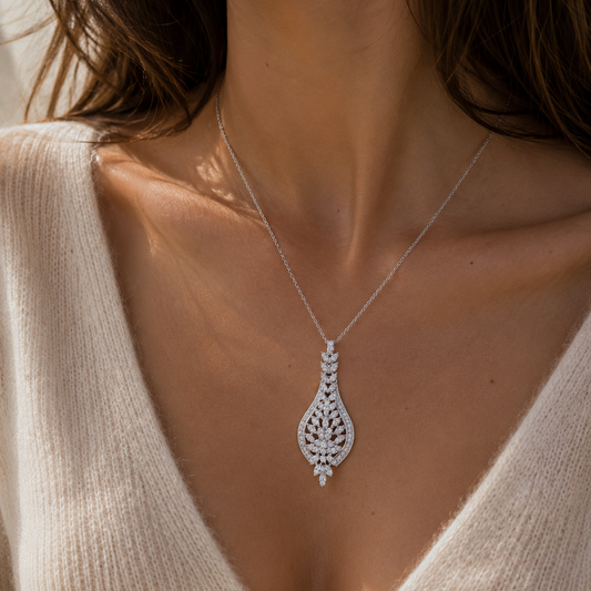 Pendentif feuille goutte pavé de zirconiums en argent 925 rhodié – Élégance végétale