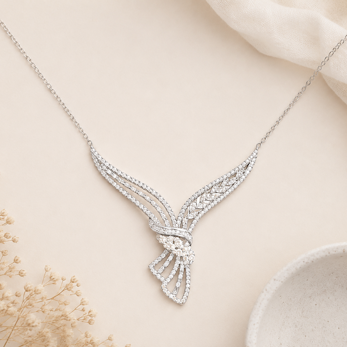 Collier ailes pavées en argent 925 rhodié – Élégance aérienne