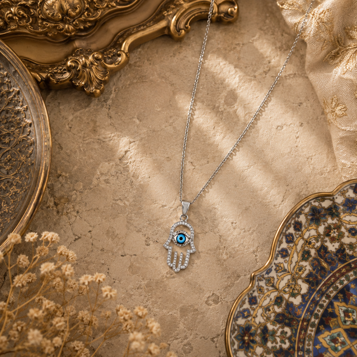 Pendentif Main de Fatma et Œil Protecteur en Argent 925 Rhodié – Bijou Porte-Bonheur Étincelant