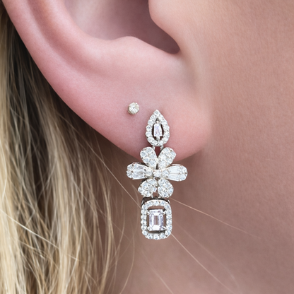 Boucles d’oreilles pendantes fleurs argent 925 rhodié pierres blanches – Style joaillerie & élégance intemporelle