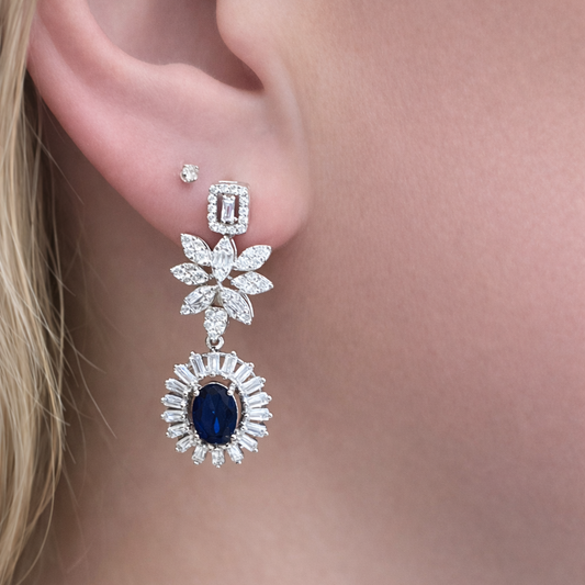 Boucles d’oreilles pendantes joaillerie argent 925 rhodié – Pierre bleue & halo scintillant