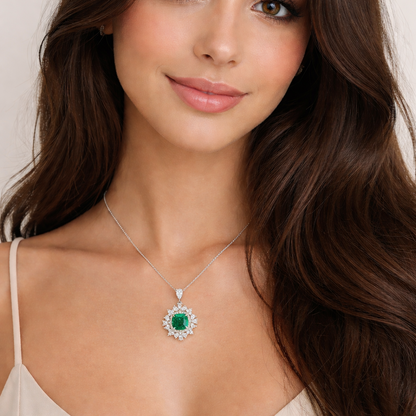 Collier pendentif carré argent 925 rhodié pierre verte – Halo joaillerie luxe éclat diamant