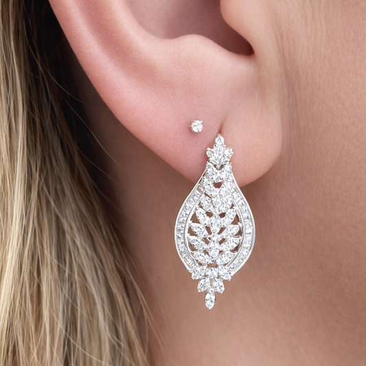 Boucles d’oreilles longues feuille argent 925 rhodié – Zircons blancs – Élégantes & scintillantes