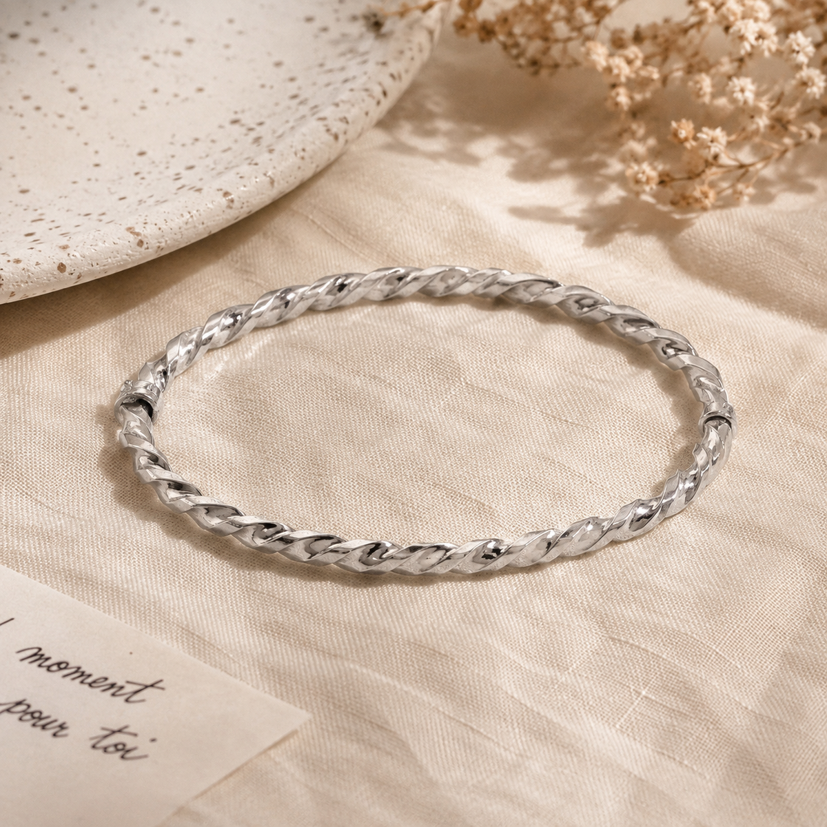 Bracelet torsadé martelé en argent 925 rhodié – Design sculpté et éclat contemporain