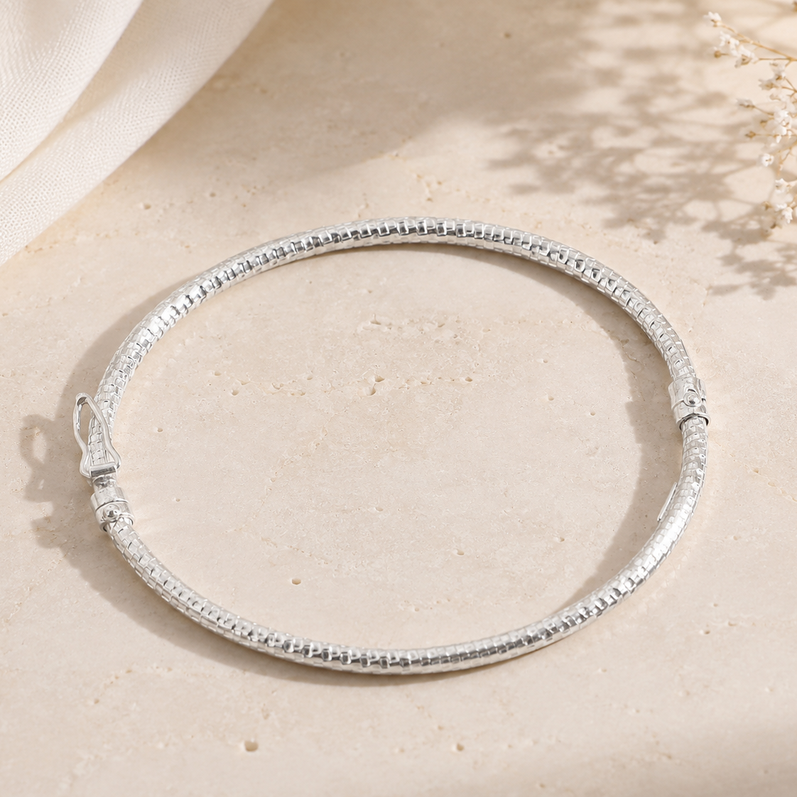 Bracelet martelé en argent 925 rhodié – Texture chic et éclat unique