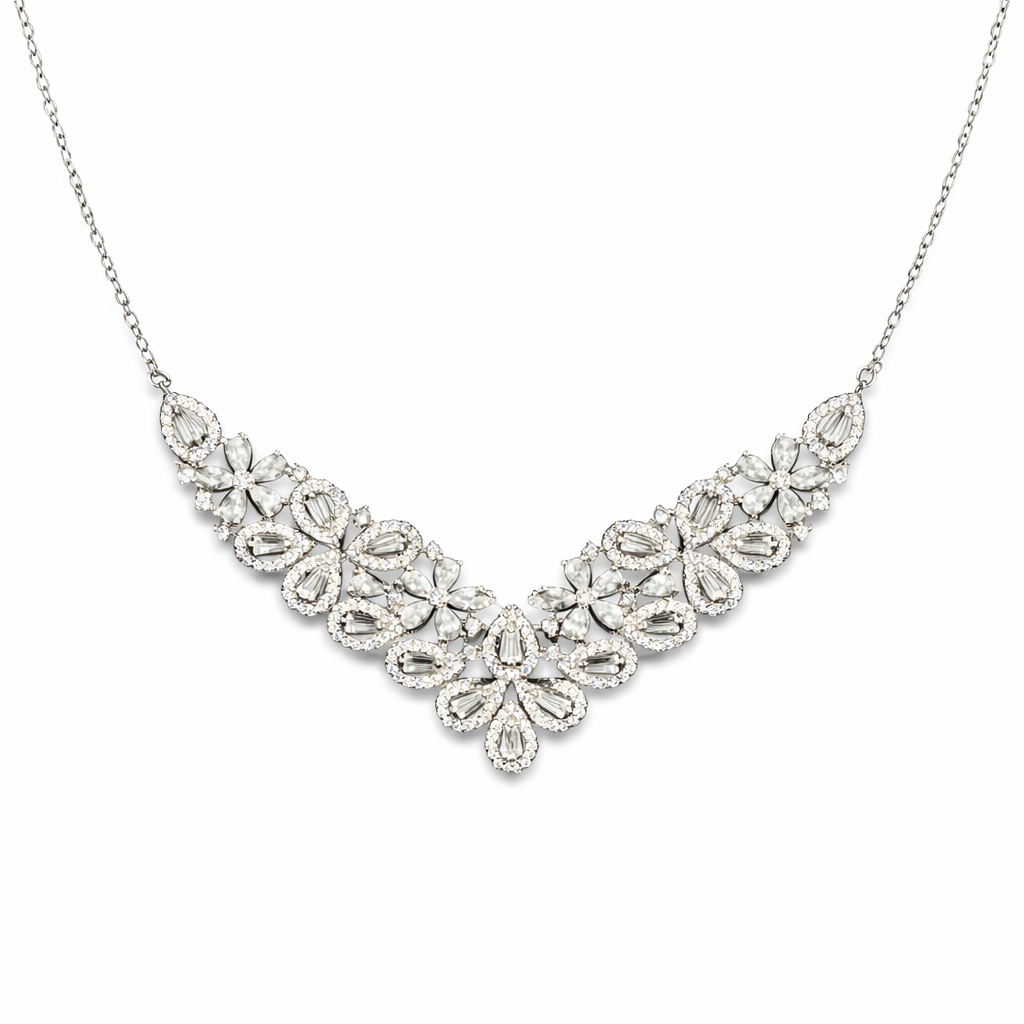 Collier plastron floral pavé en argent 925 rhodié – Éclat couture