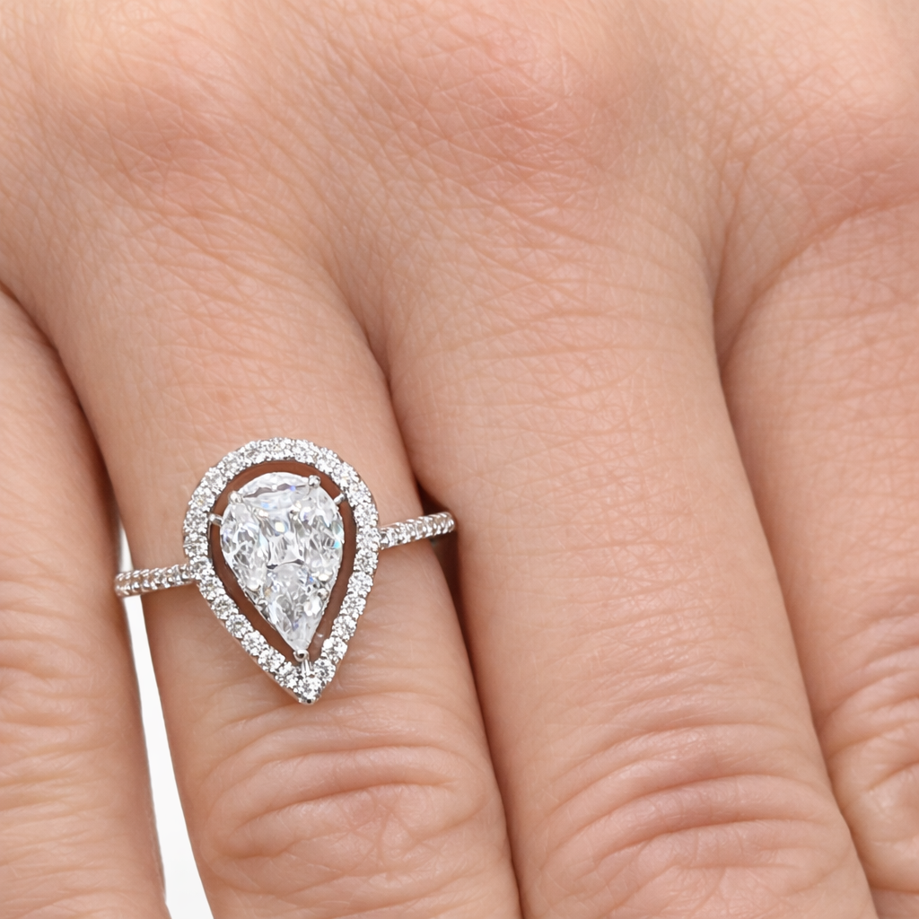 Bague poire pavée zirconiums en argent 925 rhodié – Élégance précieuse