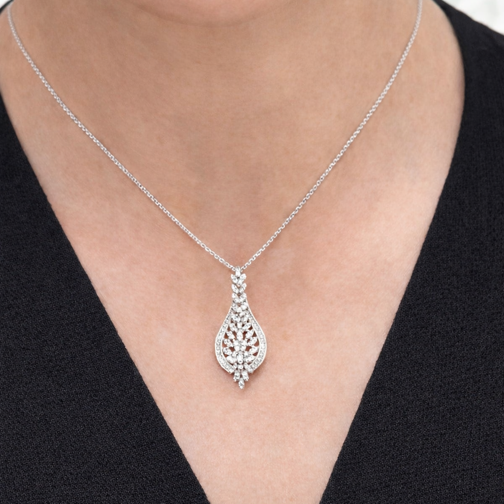 Pendentif feuille goutte pavé de zirconiums en argent 925 rhodié – Élégance végétale