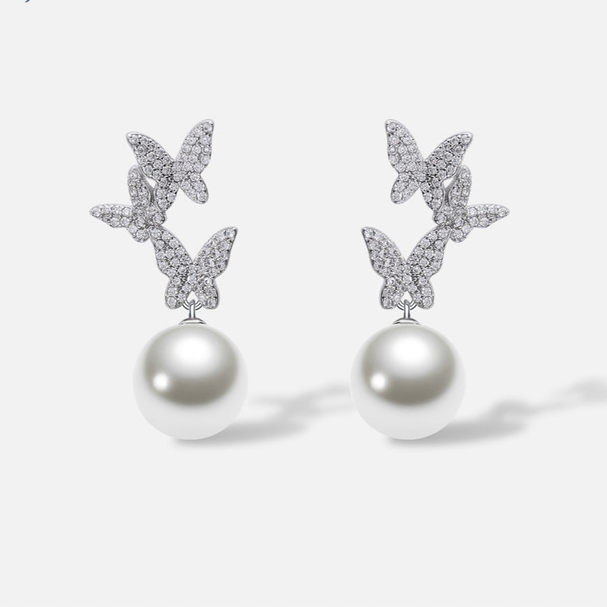 Boucles d’Oreilles Femme Papillons Zircon et Perle Nacrée – Élégance Poétique et Intemporelle