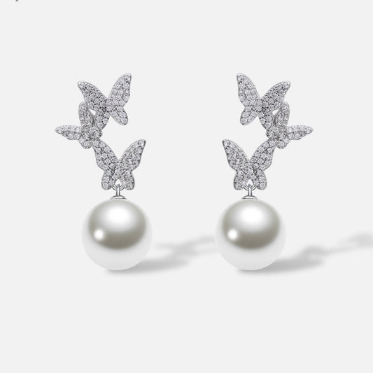 Boucles d’Oreilles Femme Papillons Zircon et Perle Nacrée – Élégance Poétique et Intemporelle