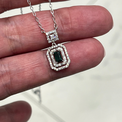 Collier argent 925 rhodié avec pierre verte émeraude – pendentif rectangle zirconium scintillant