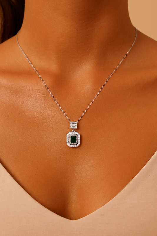 Collier argent 925 rhodié avec pierre verte émeraude – pendentif rectangle zirconium scintillant