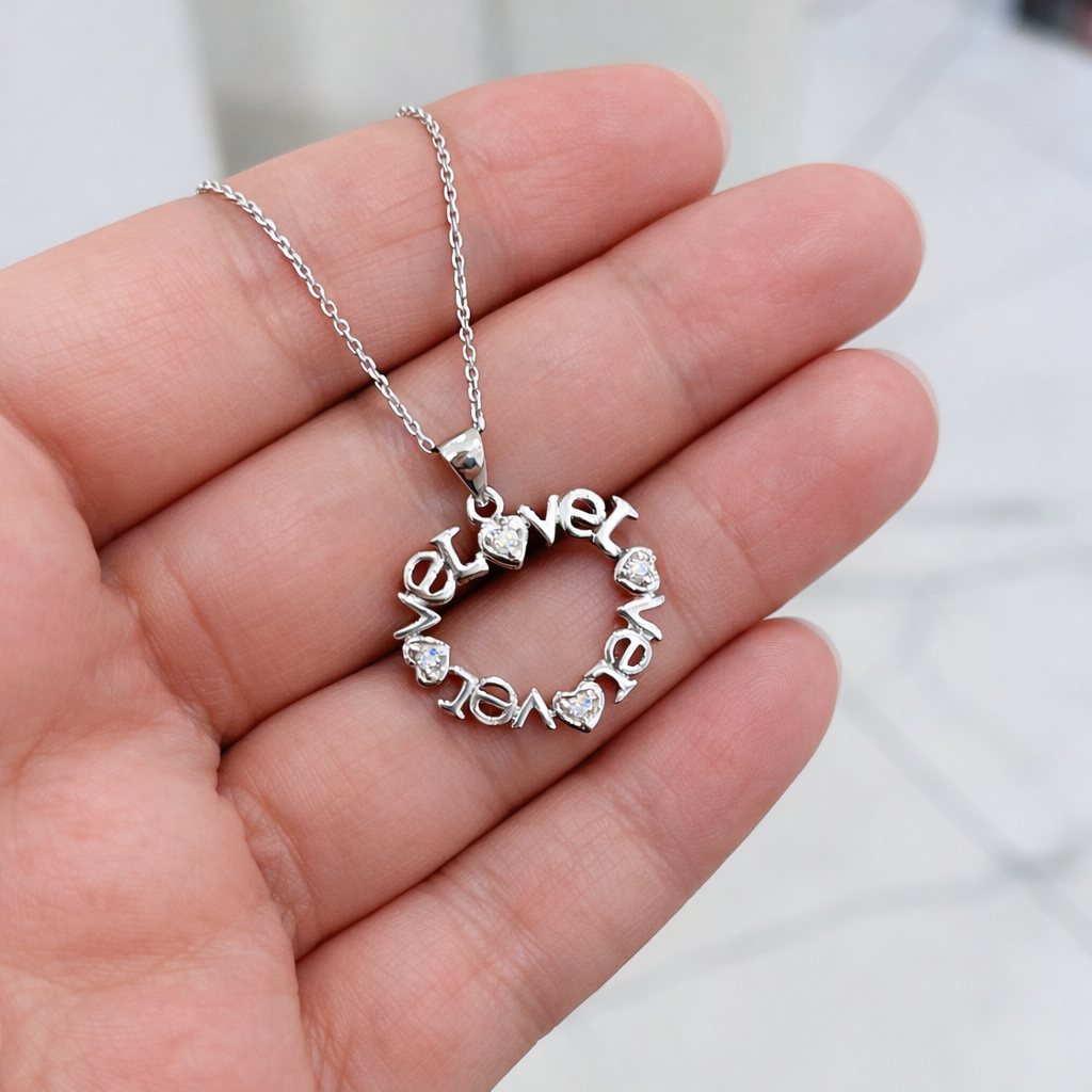 Pendentif cercle "Love" en argent 925 rhodié – Message d’amour et éclat intemporel