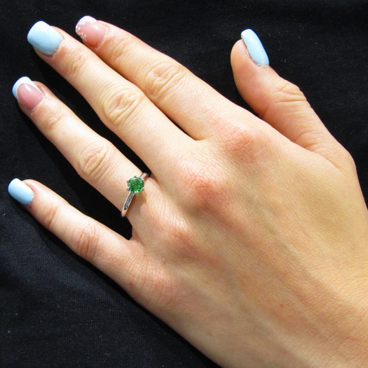 Bague en Argent 925 avec Pierre Verte et Pavé Zirconium – Élégance Moderne et Brillance Naturelle
