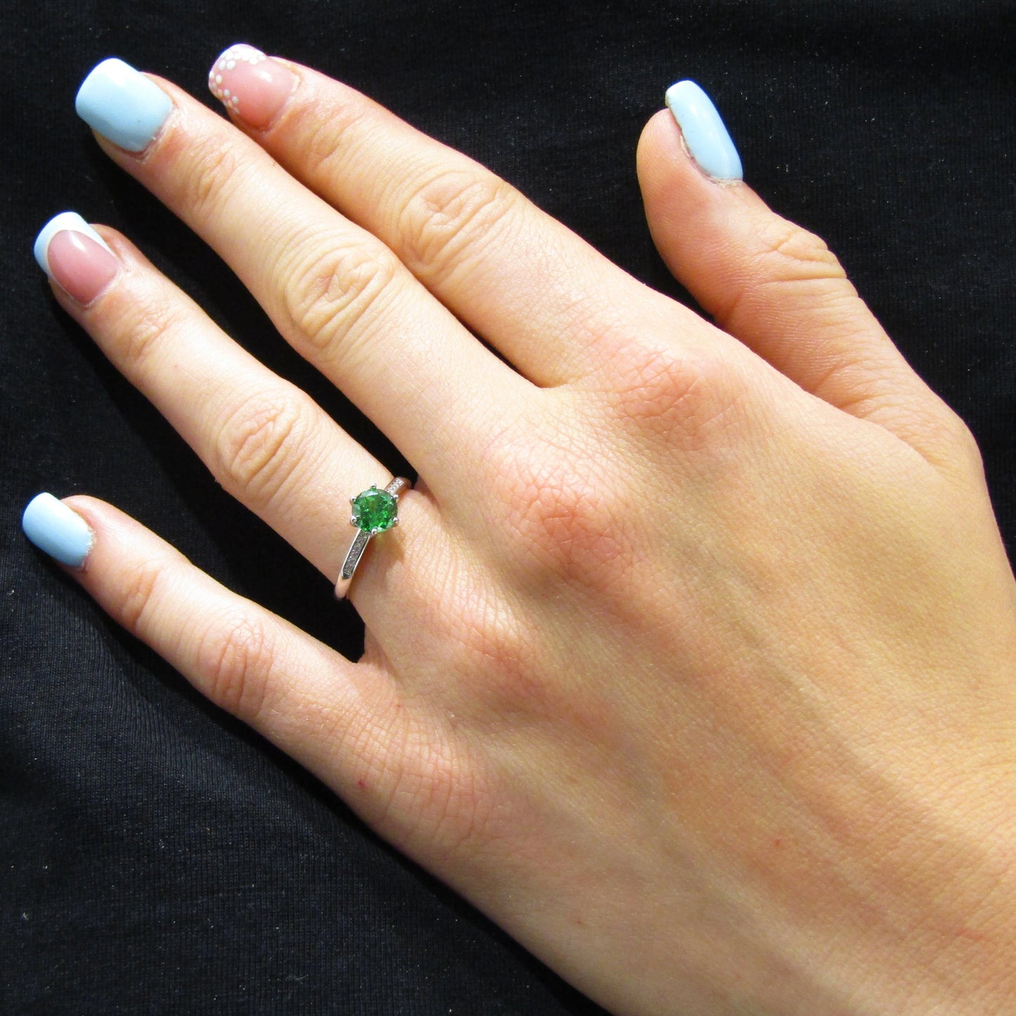 Bague en Argent 925 avec Pierre Verte et Pavé Zirconium – Élégance Moderne et Brillance Naturelle