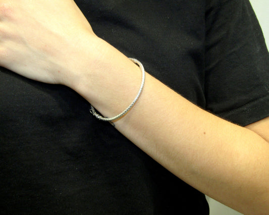 Bracelet martelé en argent 925 rhodié – Texture chic et éclat unique