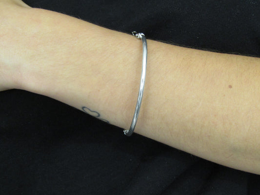 Bracelet torsadé en argent 925 rhodié – Brillance sculptée et élégance intemporelle