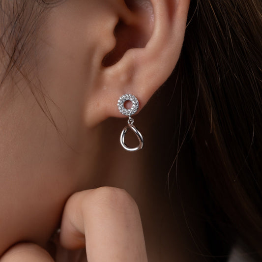 Boucles d’Oreilles Femme Argent 925 Cercles Entrelacés et Zircons – Élégance Moderne et Intemporelle